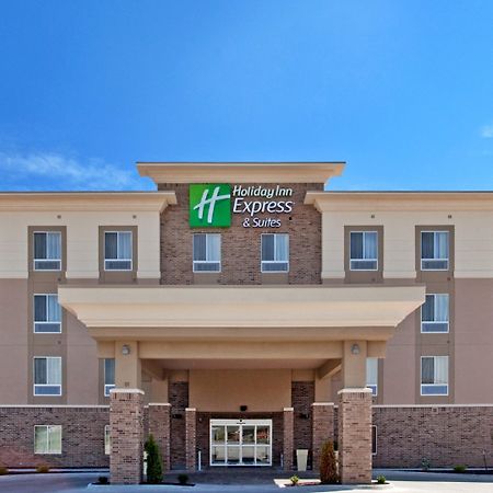 Holiday Inn Express & Suites North Topeka Ngoại thất bức ảnh