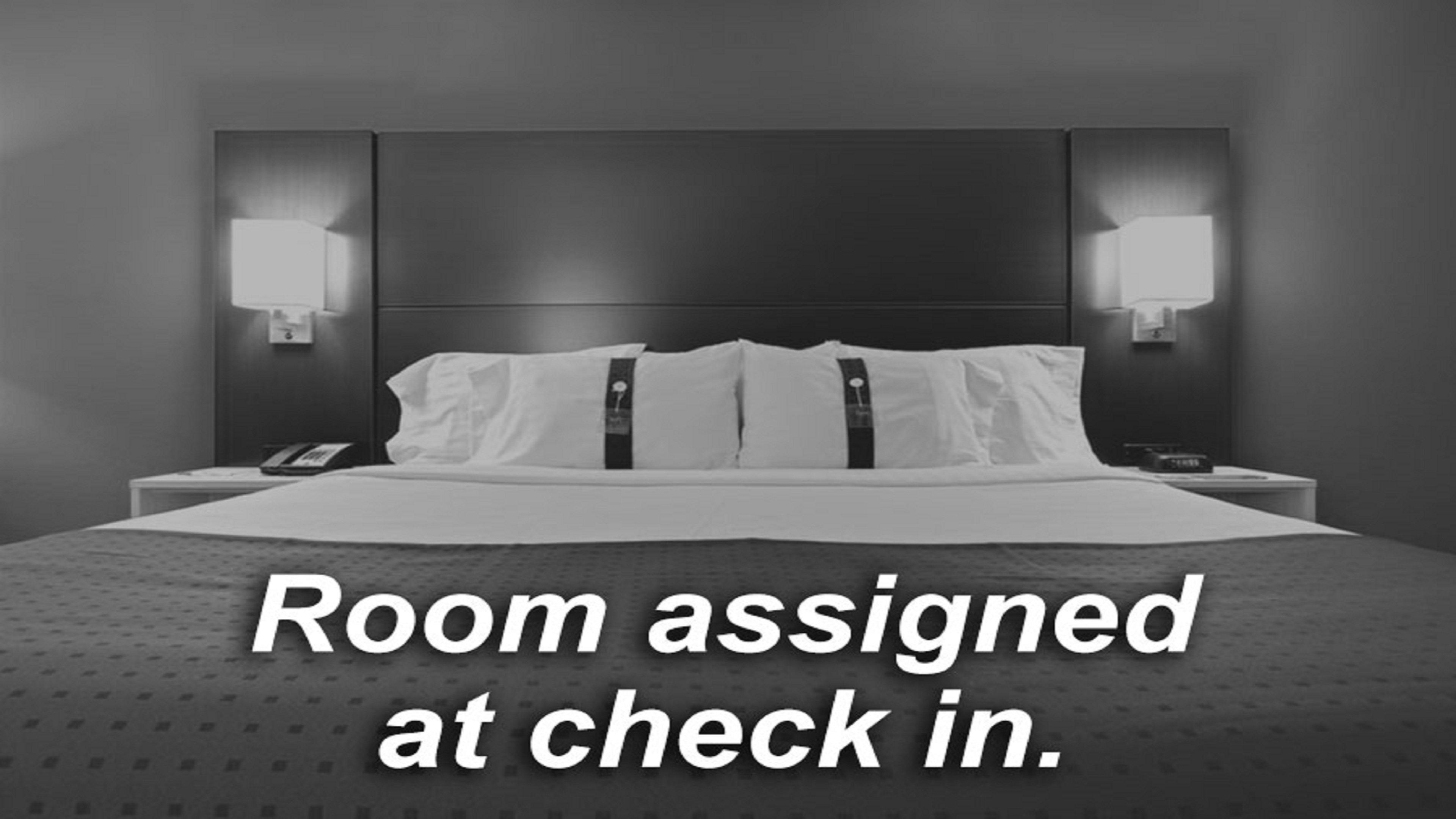 Holiday Inn Express & Suites North Topeka Ngoại thất bức ảnh