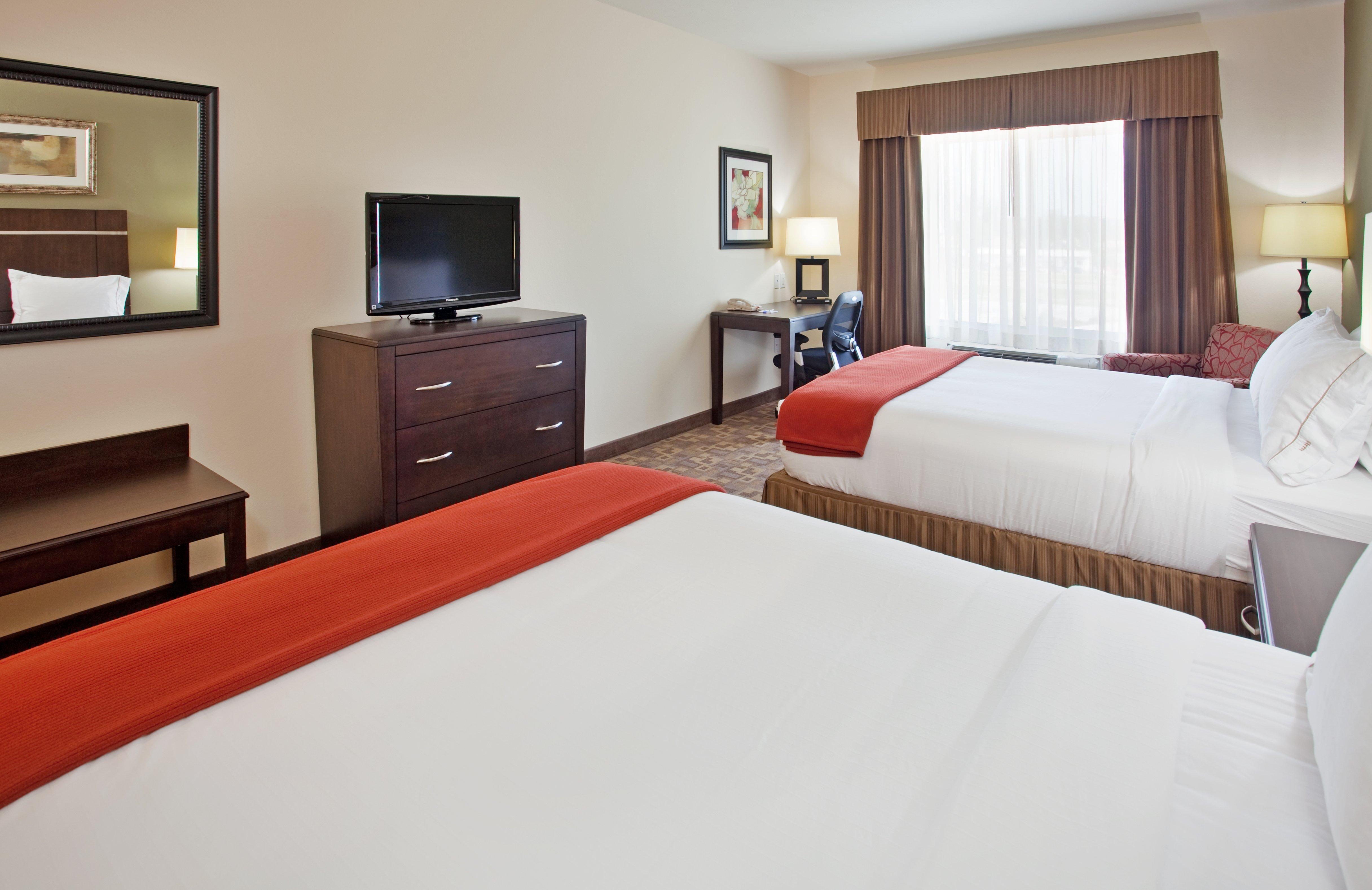 Holiday Inn Express & Suites North Topeka Ngoại thất bức ảnh
