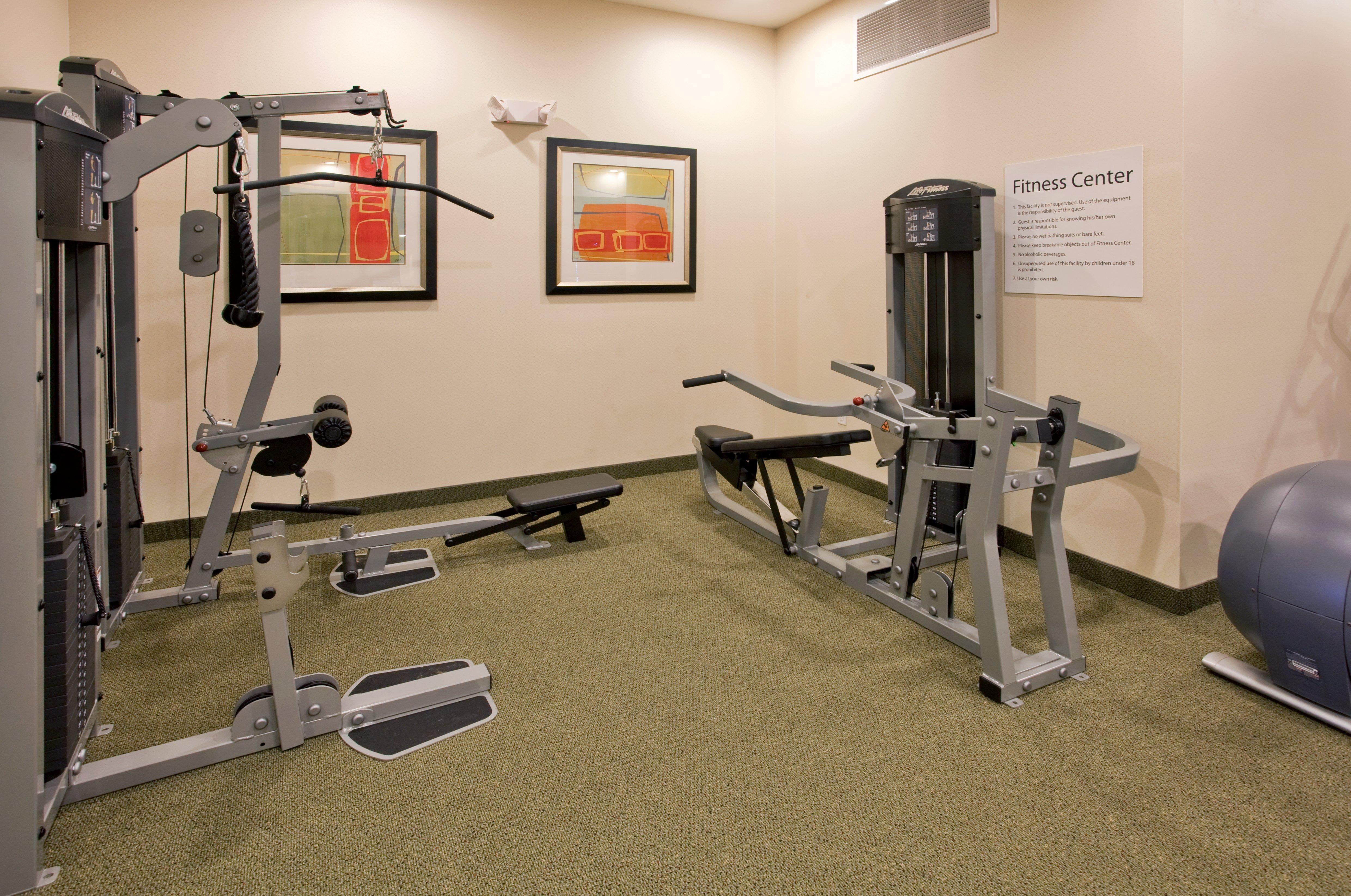 Holiday Inn Express & Suites North Topeka Ngoại thất bức ảnh
