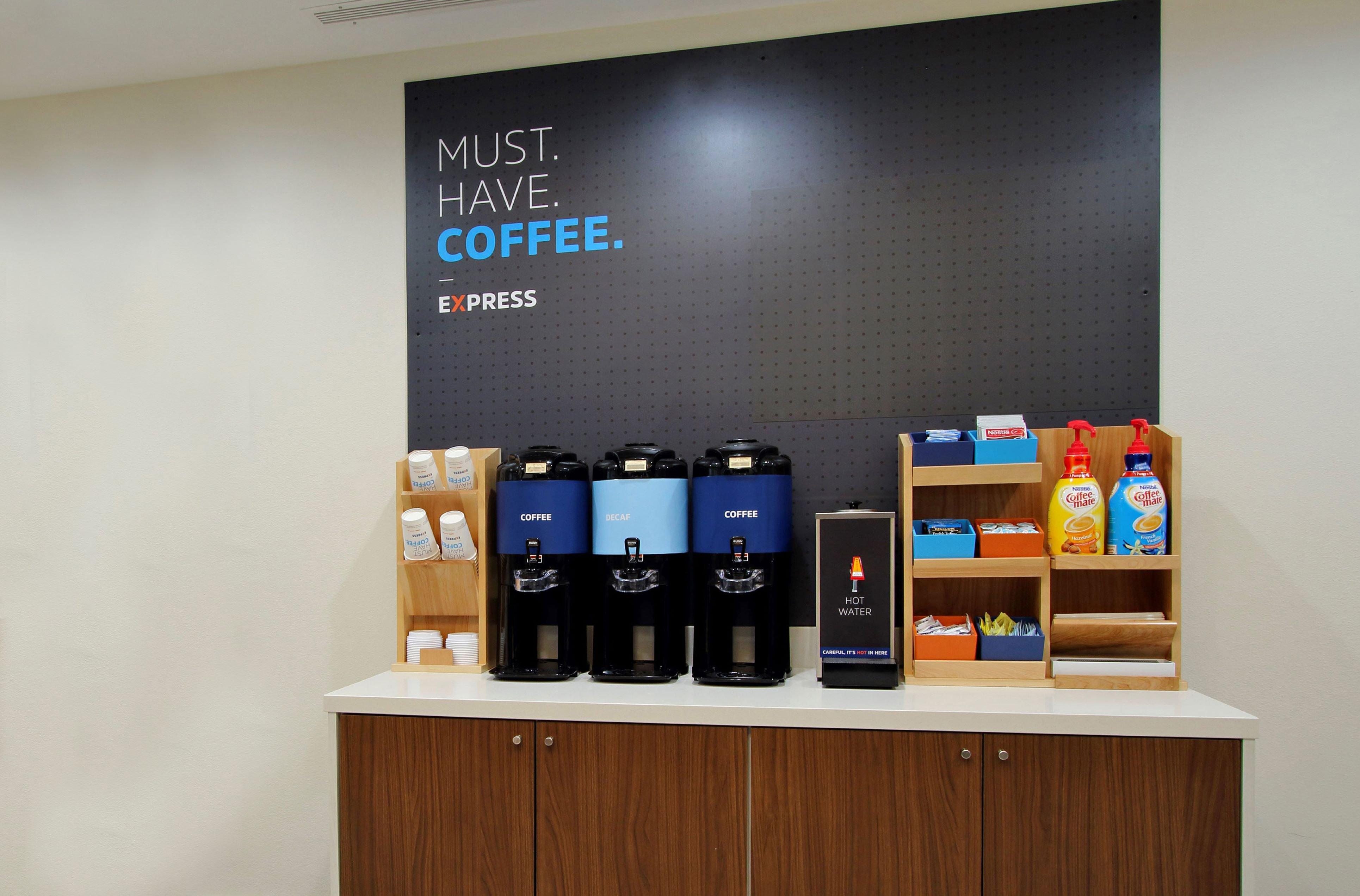 Holiday Inn Express & Suites North Topeka Ngoại thất bức ảnh