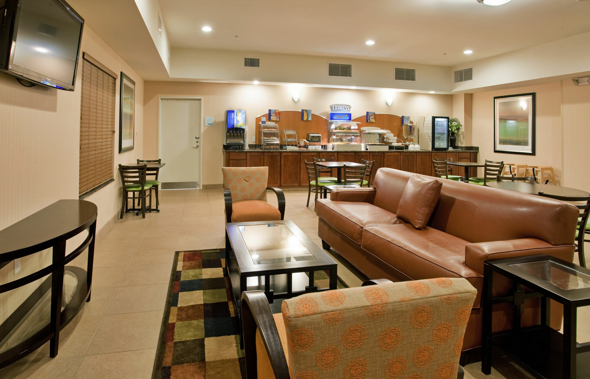 Holiday Inn Express & Suites North Topeka Ngoại thất bức ảnh